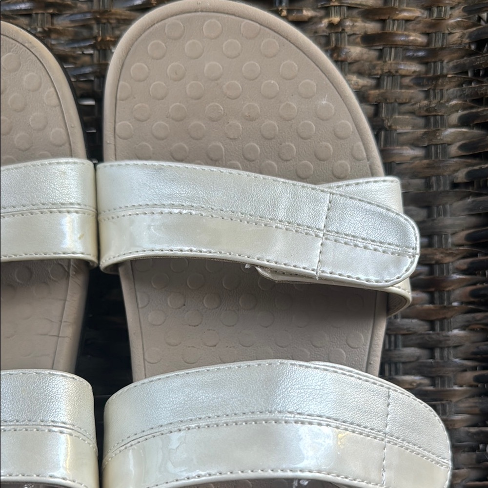 Vionic Cream Double Strap Slides - Picture 6 of 9